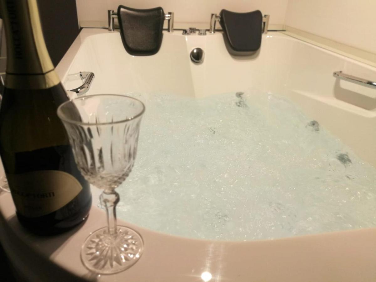 Lombardi Luxury Home Nápoly Kültér fotó